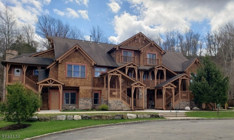 Black Creek Sanctuary unit 12, Vernon, NJ 07462 - photo 1