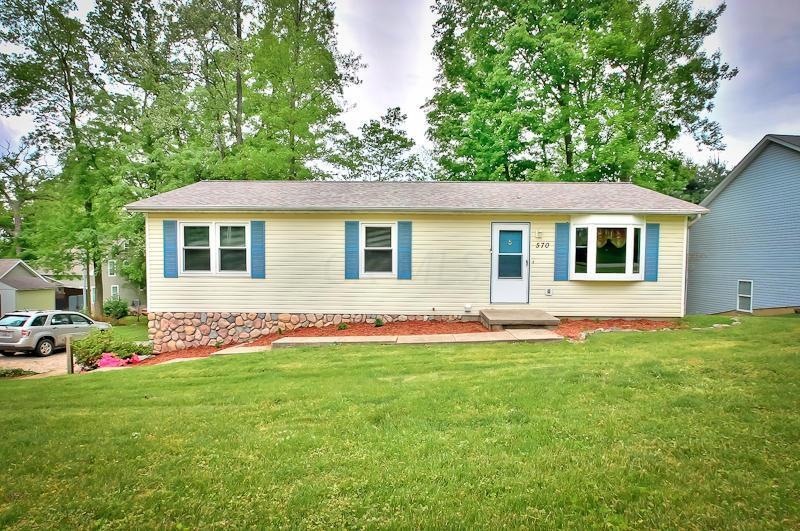 570 Edgewater Beach Blvd, Thornville, OH 43076 - photo 1