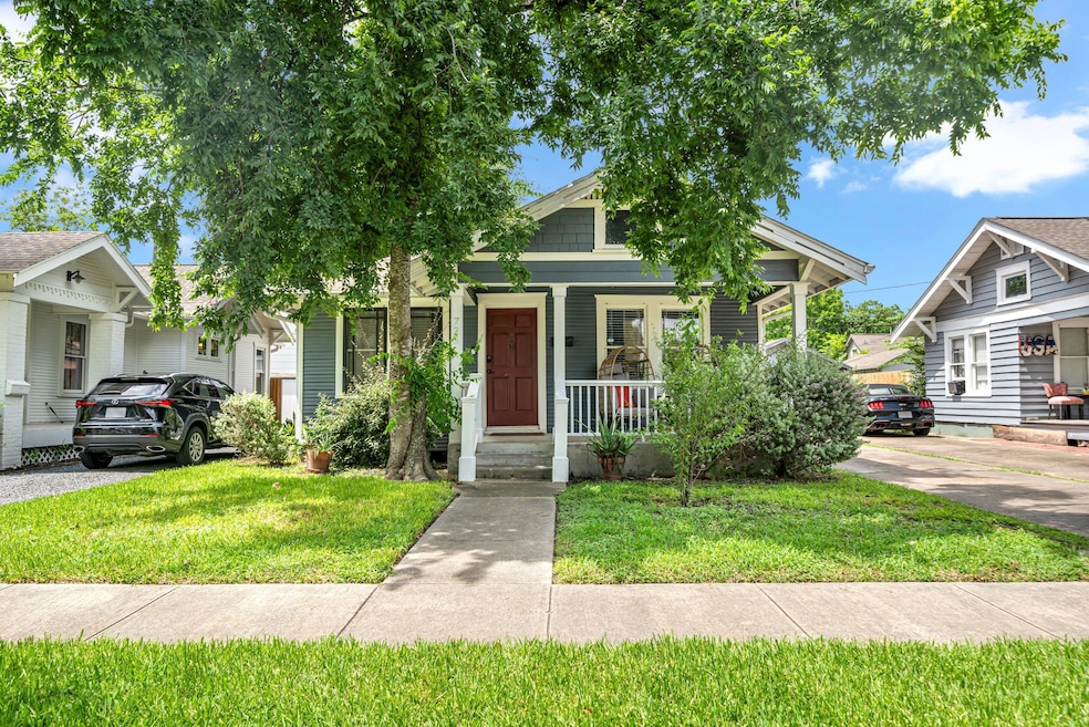 725 Peddie St, Houston, TX 77008 - photo 1