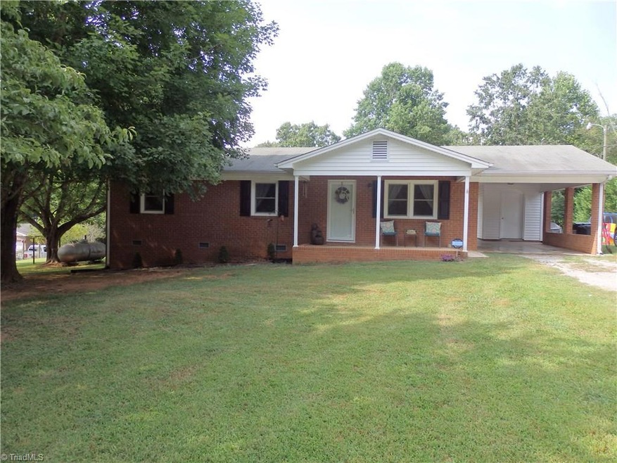 3048 Whippoorwill Dr, Asheboro, NC 27205 - photo 1