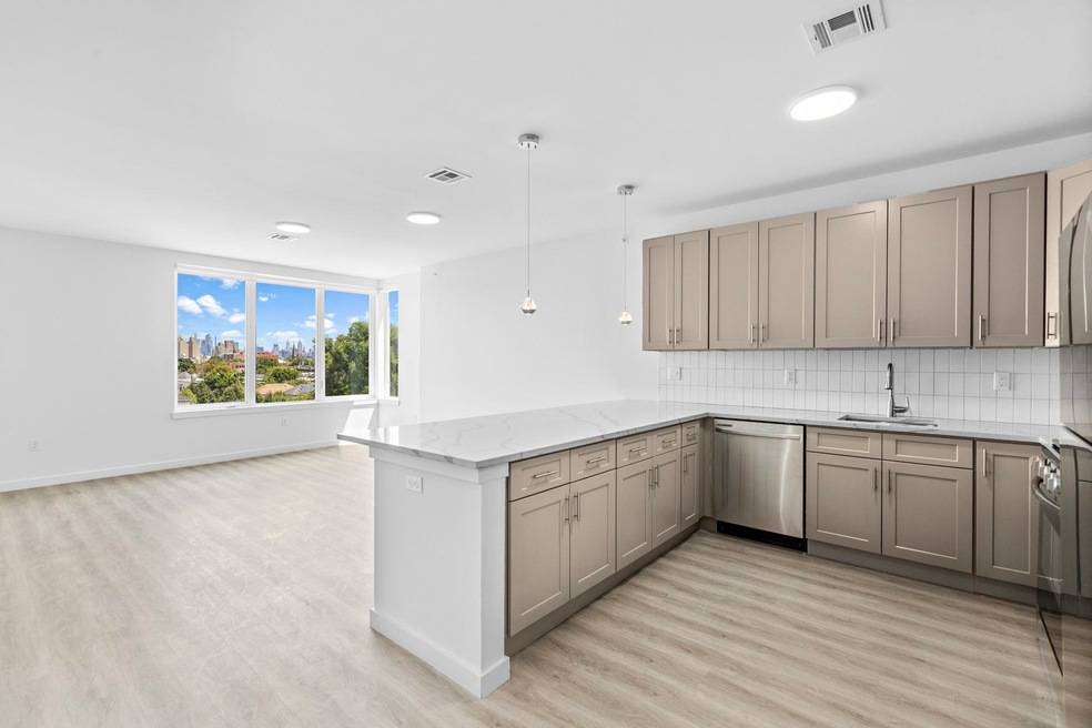 306 Bergen Ave unit 402, Jersey City, NJ 07305 - photo 1