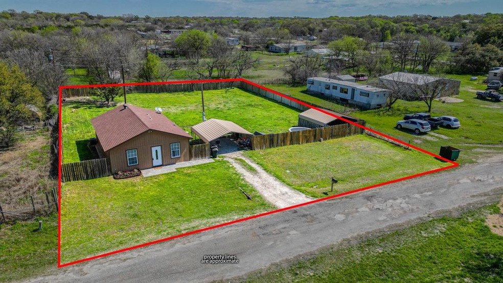 120 Teresa Ct, Granbury, TX 76049 - photo 1