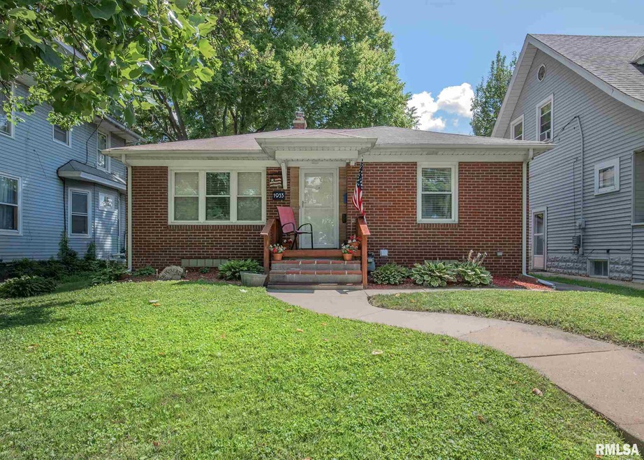 1933 Pershing Ave, Davenport, IA 52803 - photo 1