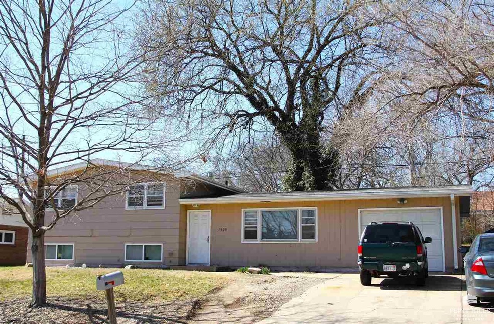 1409 Jarvis Dr, Manhattan, KS 66502 - photo 1