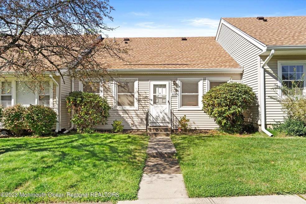 01-103D_Broadgate_Ct-1