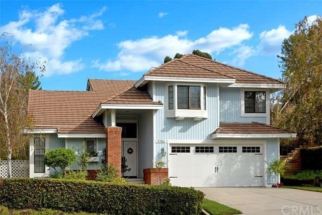 Great Curb Appeal!