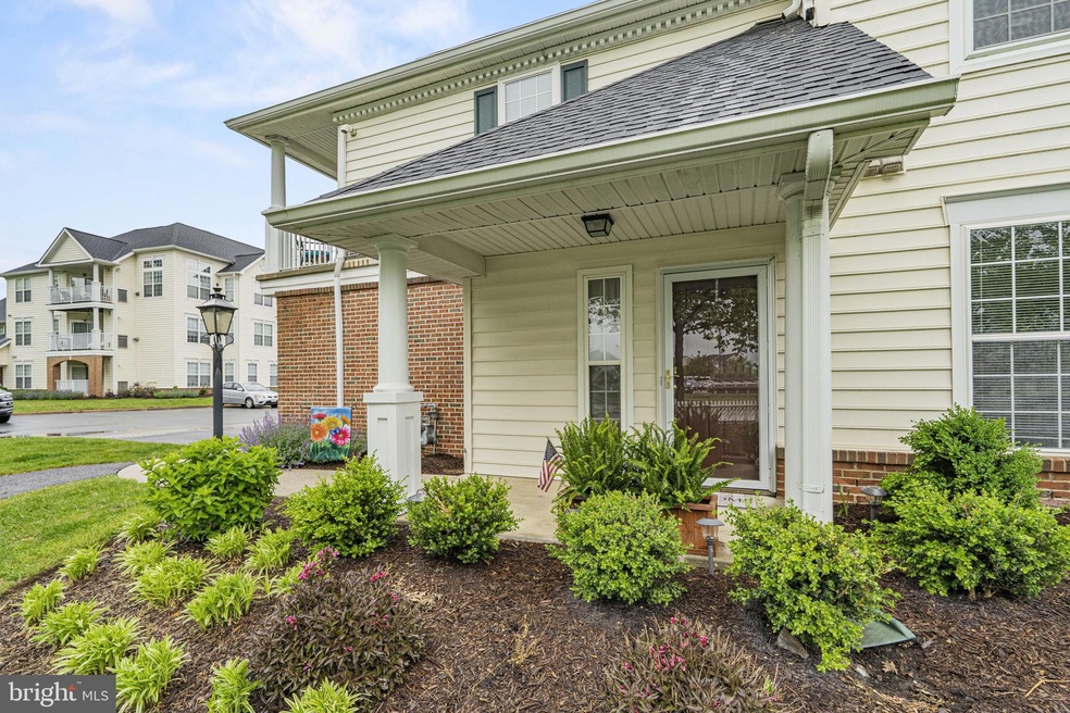 43134 Watercrest Square unit 205, Chantilly, VA 20152 - photo 1