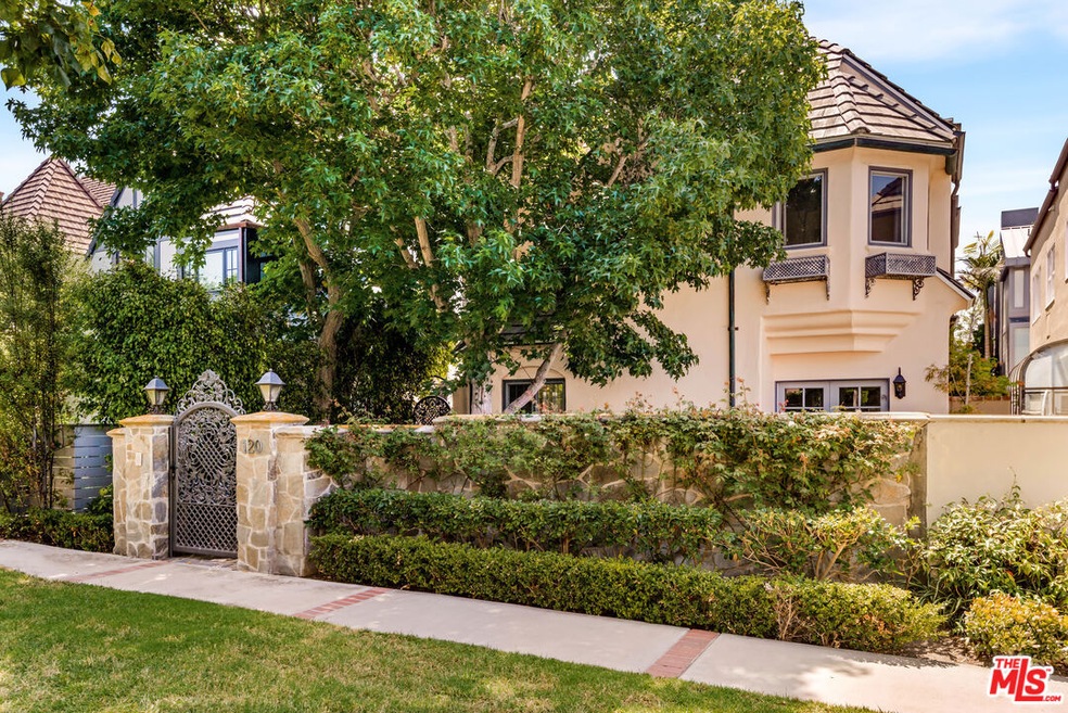 Pending $2,995,000 • Co-Listing Agent