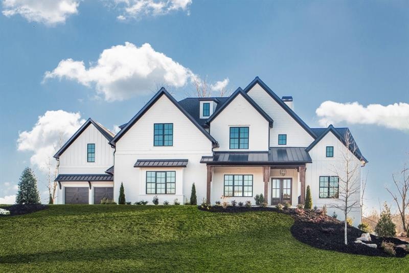 Stunning Golf Course Views and Modern Luxury Finis