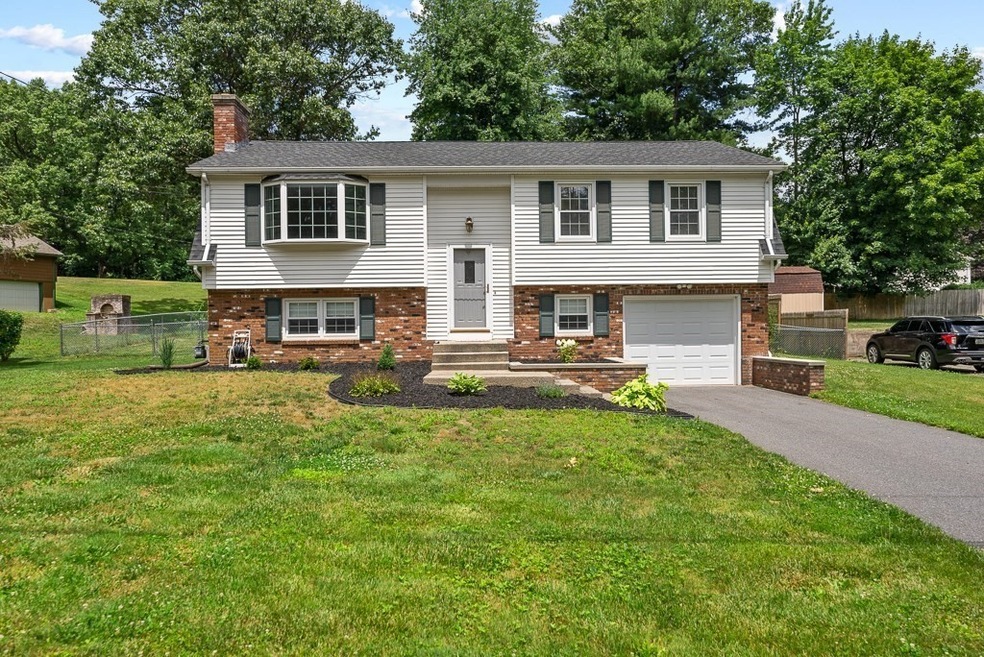 147 Albert St, West Springfield, MA 01089 - photo 1