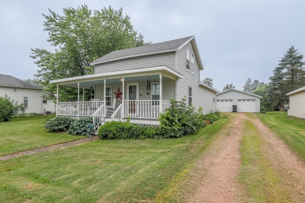 309 N 3rd St, Abbotsford, WI 54405
