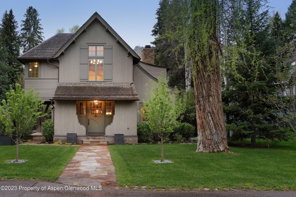 315 W Smuggler St, Aspen, CO 81611 - photo 1