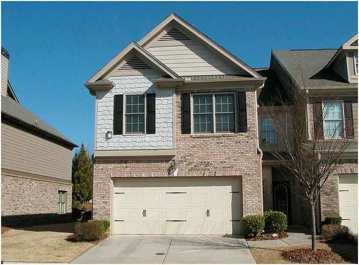 Exterior Front. GORGEOUS, MOVE IN READY 3 BDRM END
