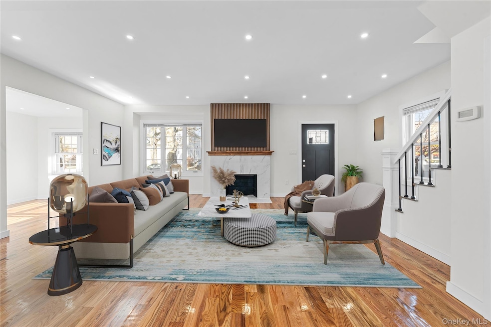 190-10 114th Dr, Jamaica, NY 11412 - photo 1