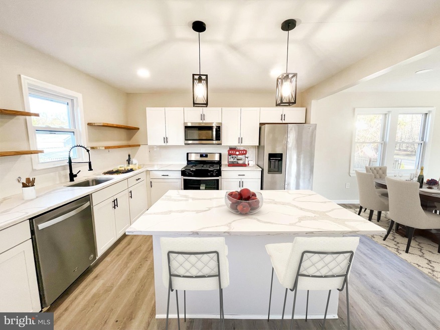 323 Woodbury Lake Rd, Woodbury, NJ 08096 - photo 1