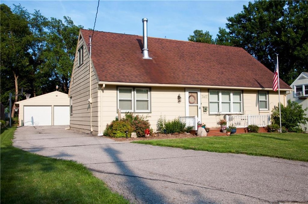 7407 SW 14th St, Des Moines, IA 50315 - photo 1