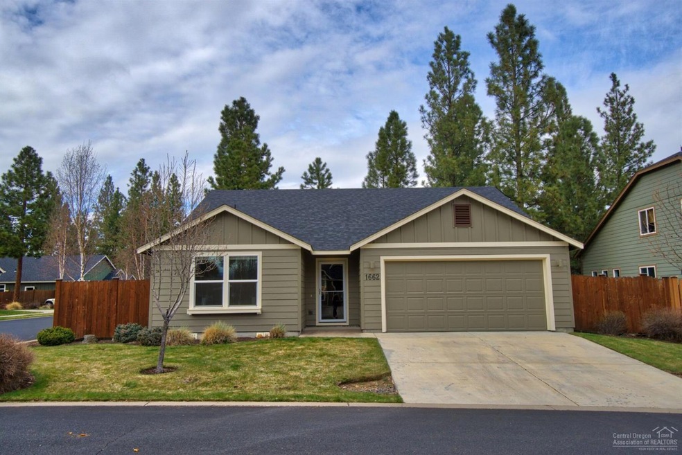 1662 W Hill Ave, Sisters, OR 97759 - photo 1