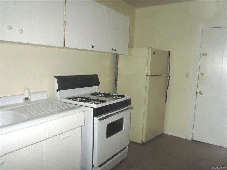 27 Academy St unit 4, Poughkeepsie, NY 12601 - photo 1