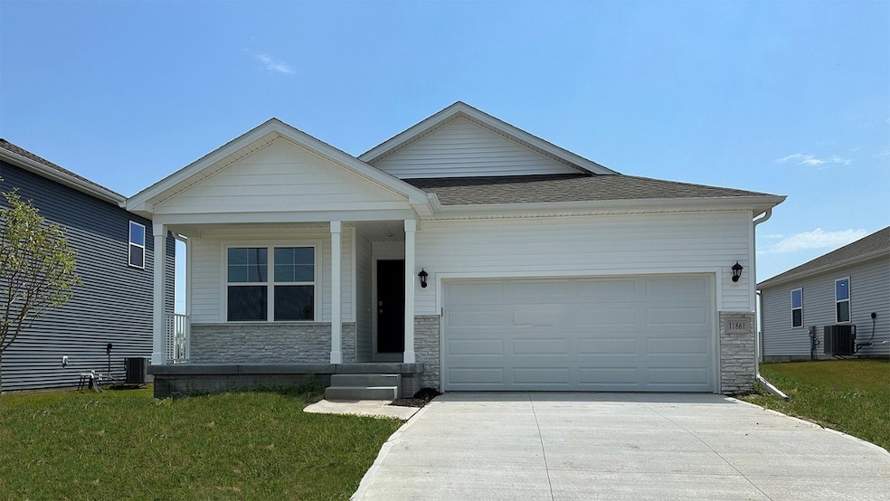 69 Pompas Dr, Cedar Rapids, IA 52404 - photo 1