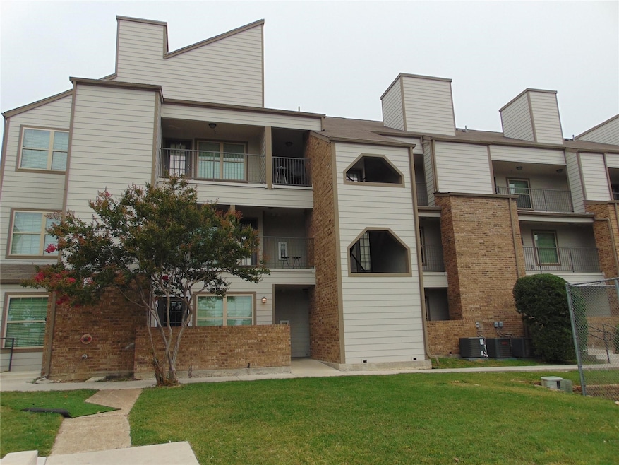 6108 Abrams Rd unit 311C, Dallas, TX 75231 - photo 1