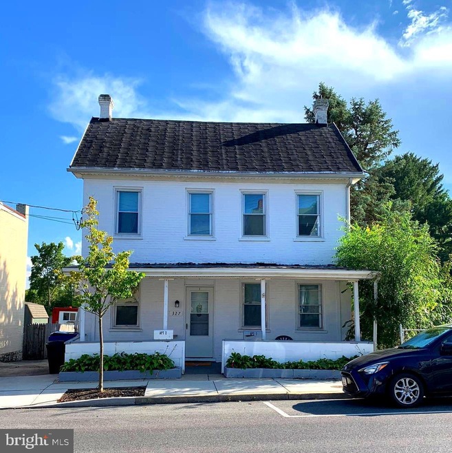 327 Jefferson St unit 2, Hagerstown, MD 21740 - photo 1