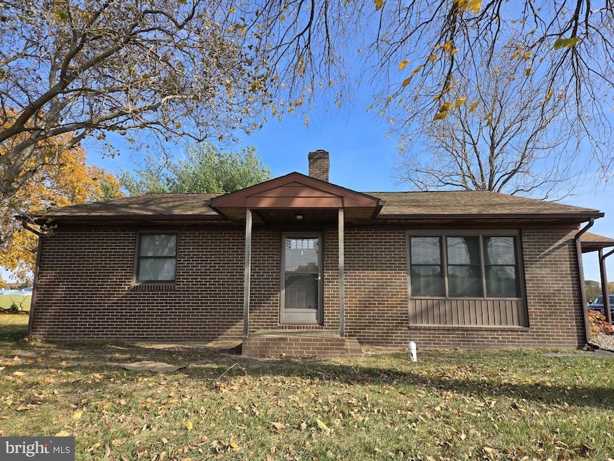 612 S Chapel St, Newark, DE 19713 - photo 1