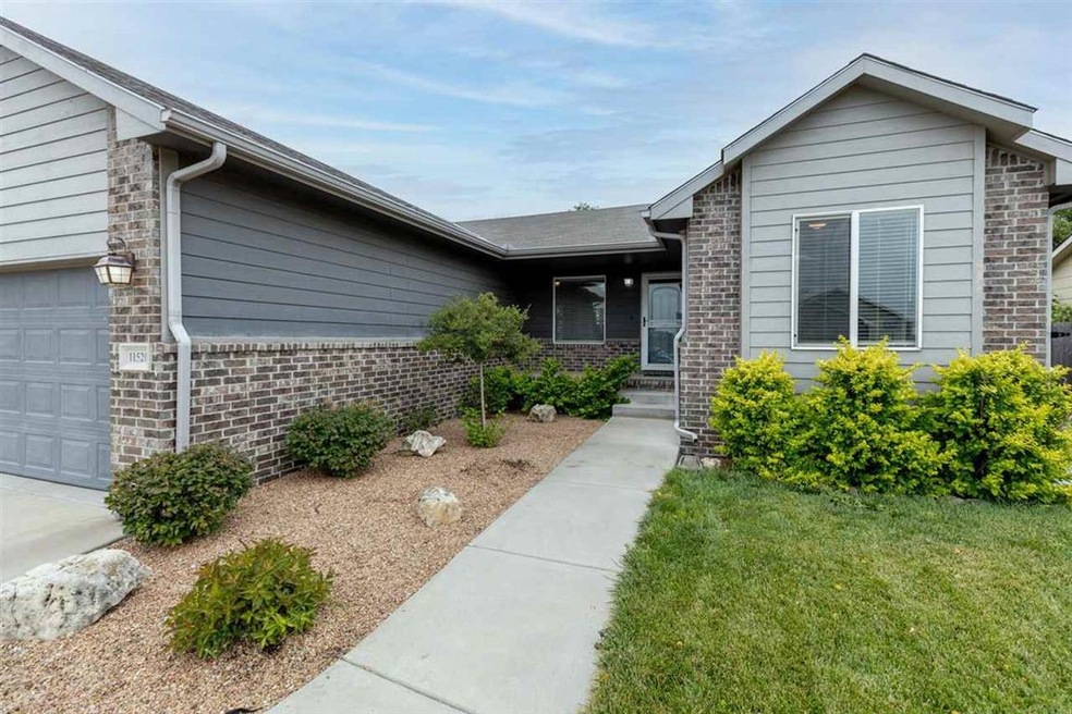 11520 W Cedar Ln, Maize, KS 67101 - photo 1