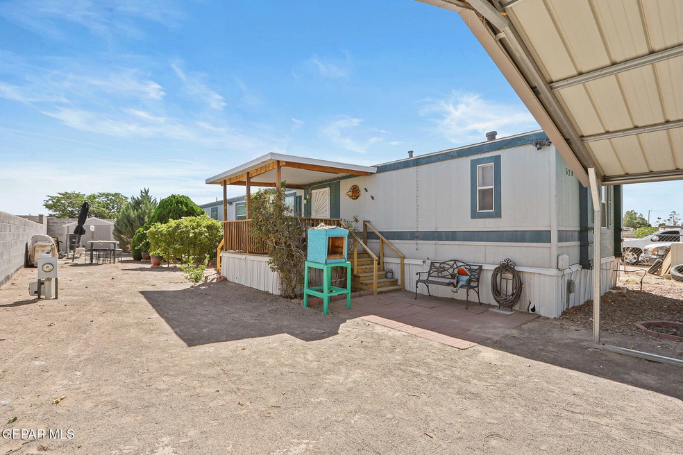 528 Ricky Zelt Dr, Horizon City, TX 79928 - photo 1