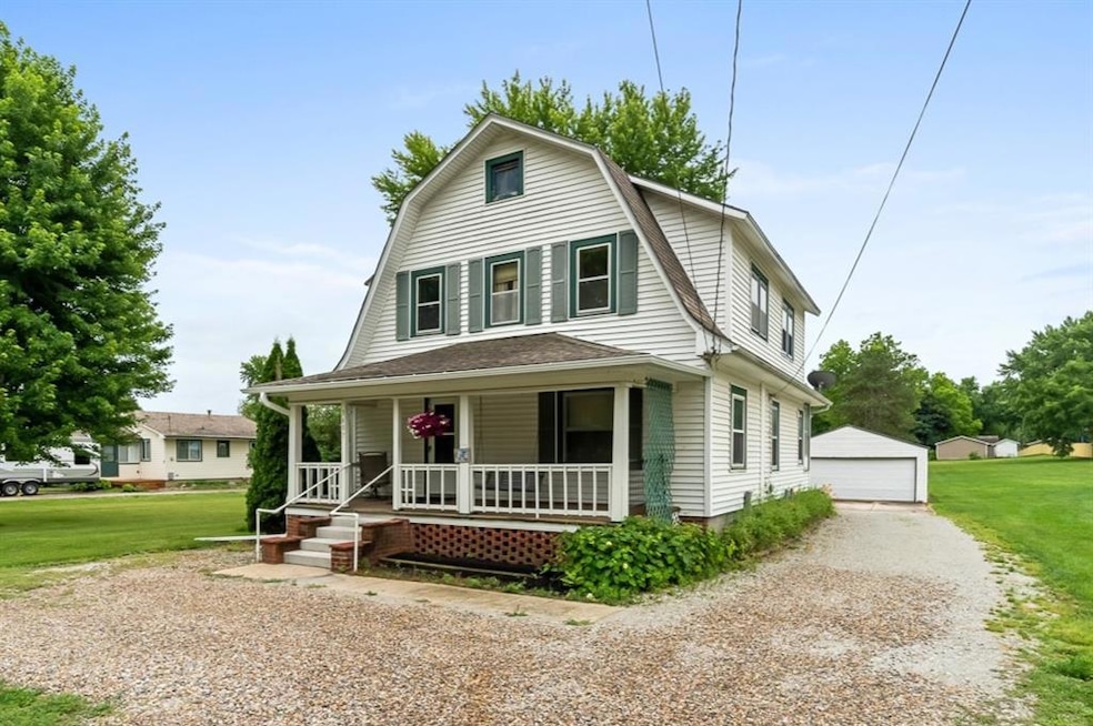 3407 E Aurora Ave, Des Moines, IA 50317 - photo 1