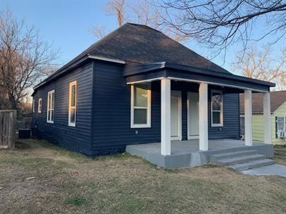 821 W Day St unit 821, Denison, TX 75020 - photo 1