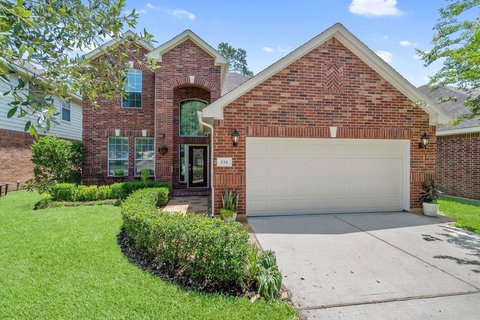 134 E Spindle Tree Cir, Spring, TX 77382 - photo 1