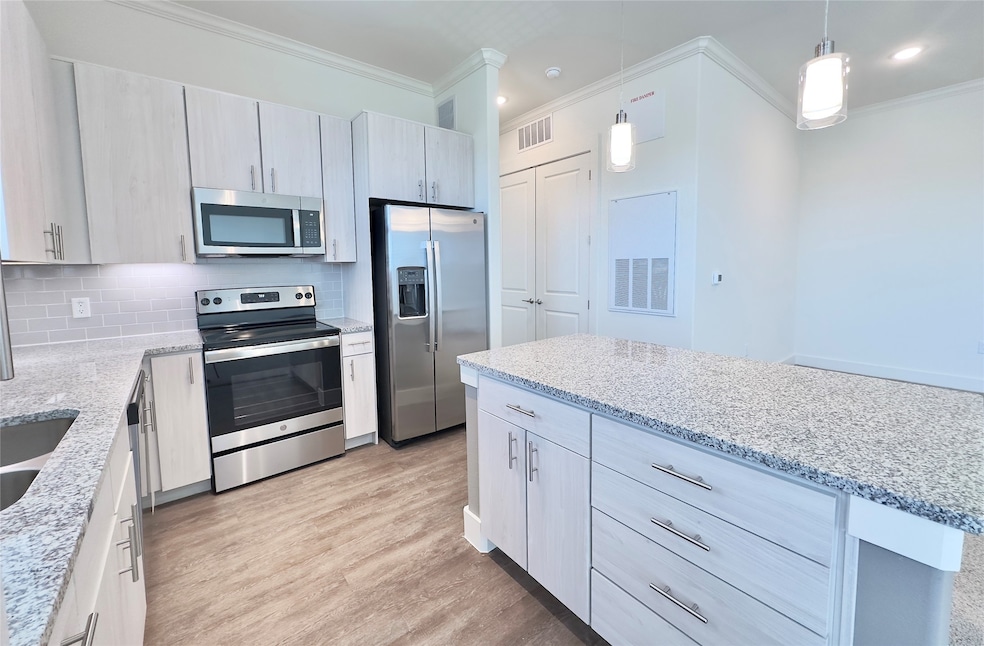 1 MONTH FREE LIMITED TIME! Luxury Living for 55+ A