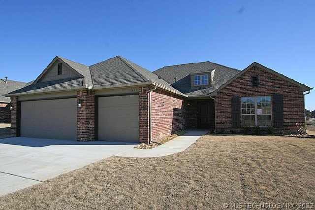 8417 N 76th East Ave, Owasso, OK 74055 - photo 1