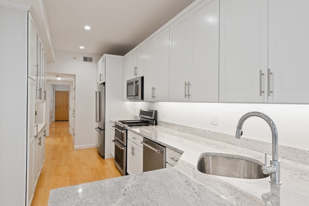 348 Hanover St unit 2, Boston, MA 02113 - photo 1