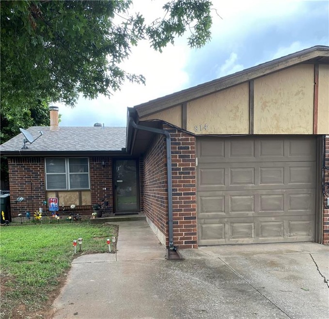 814 Swan Lake Rd, Edmond, OK 73003 - photo 1