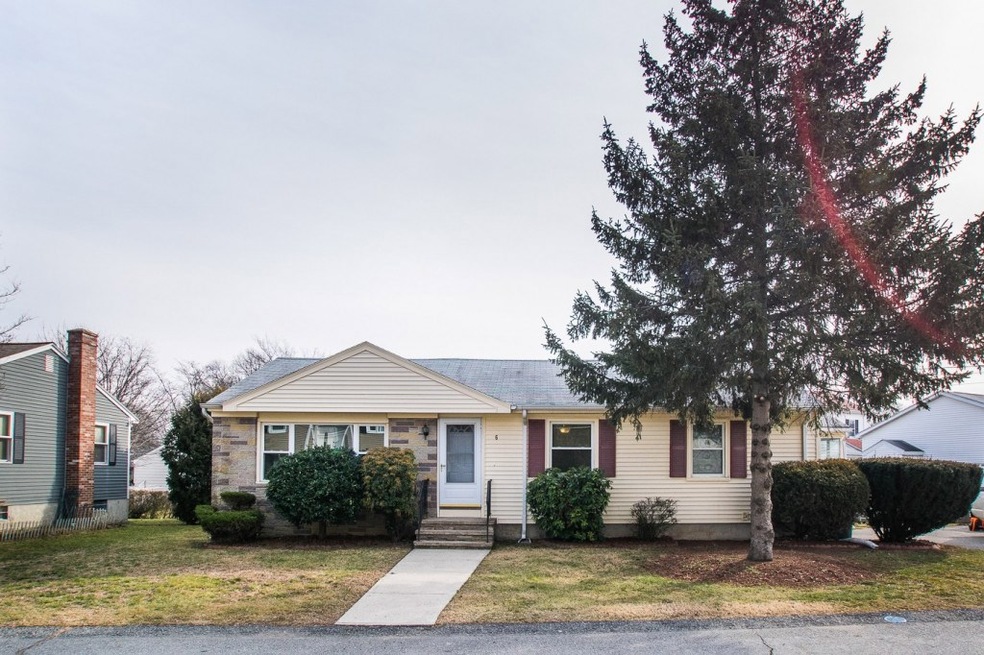 6 Sunrise Dr, Providence, RI 02908 - photo 1