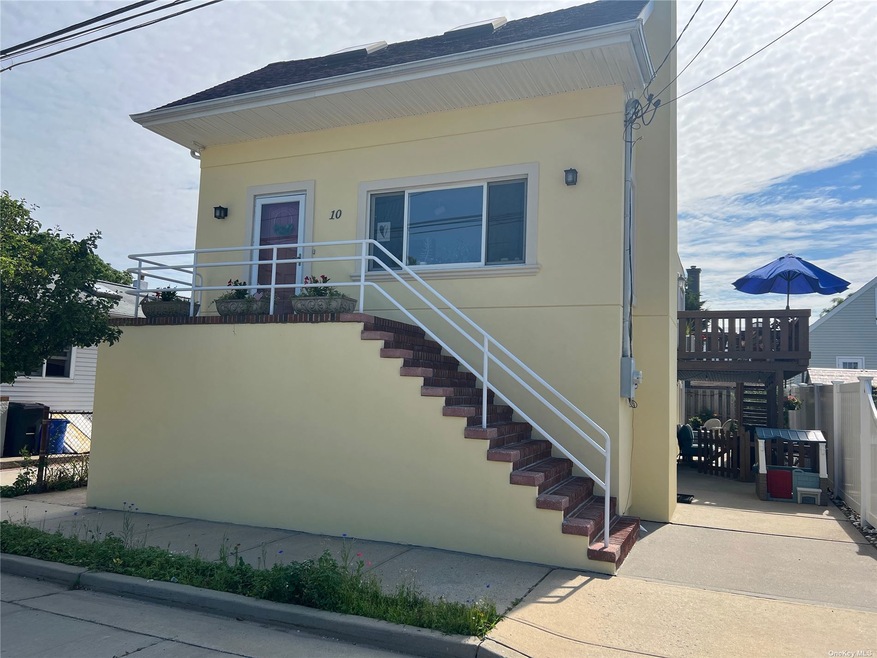 10 Freeport Ave, Point Lookout, NY 11569 - photo 1