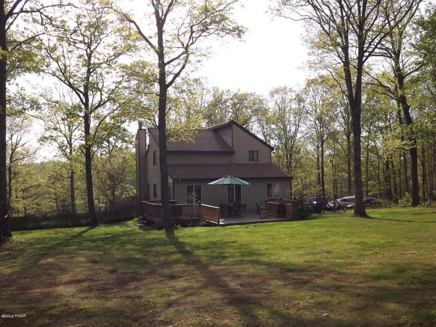 154 Parkwood Dr, Hawley, PA 18428 - photo 1