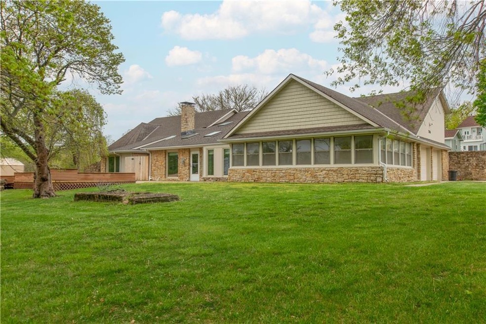 704 Condor St, Raymore, MO 64083 - photo 1