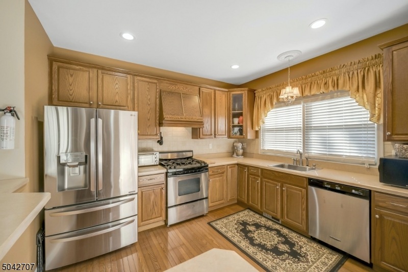 9 Riga Ct, Scotch Plains, NJ 07076 - photo 1