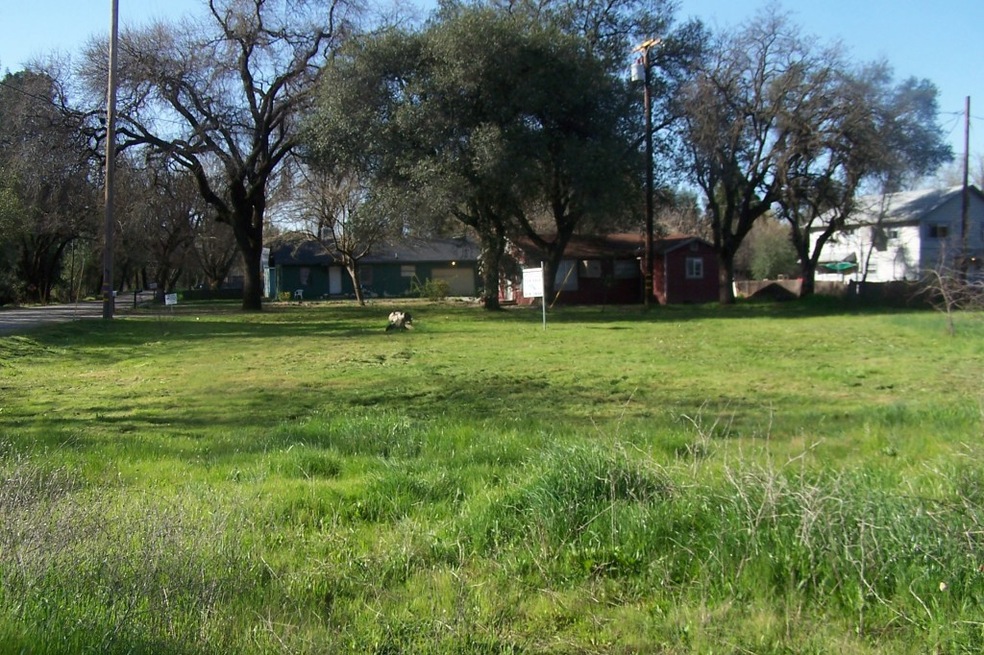 2050 Acorn Ln, Redding, CA 96001 - photo 1