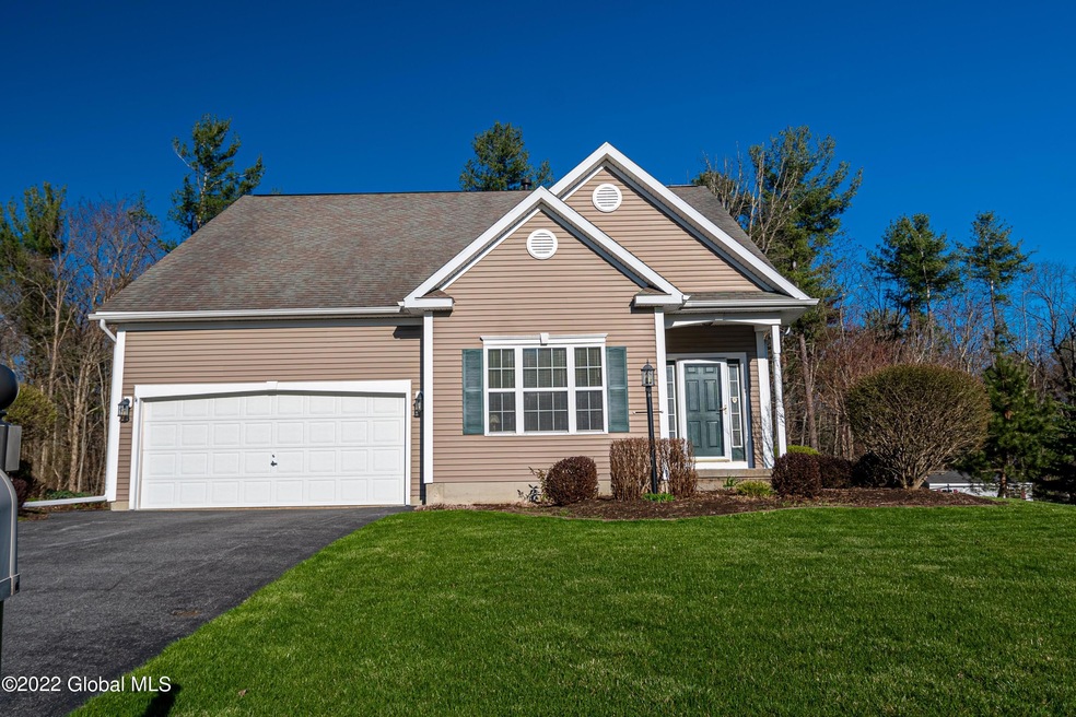 10 Garnet Ln, Schenectady, NY 12302 - photo 1