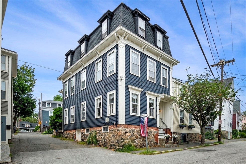 102 Front St unit 3, Marblehead, MA 01945 - photo 1