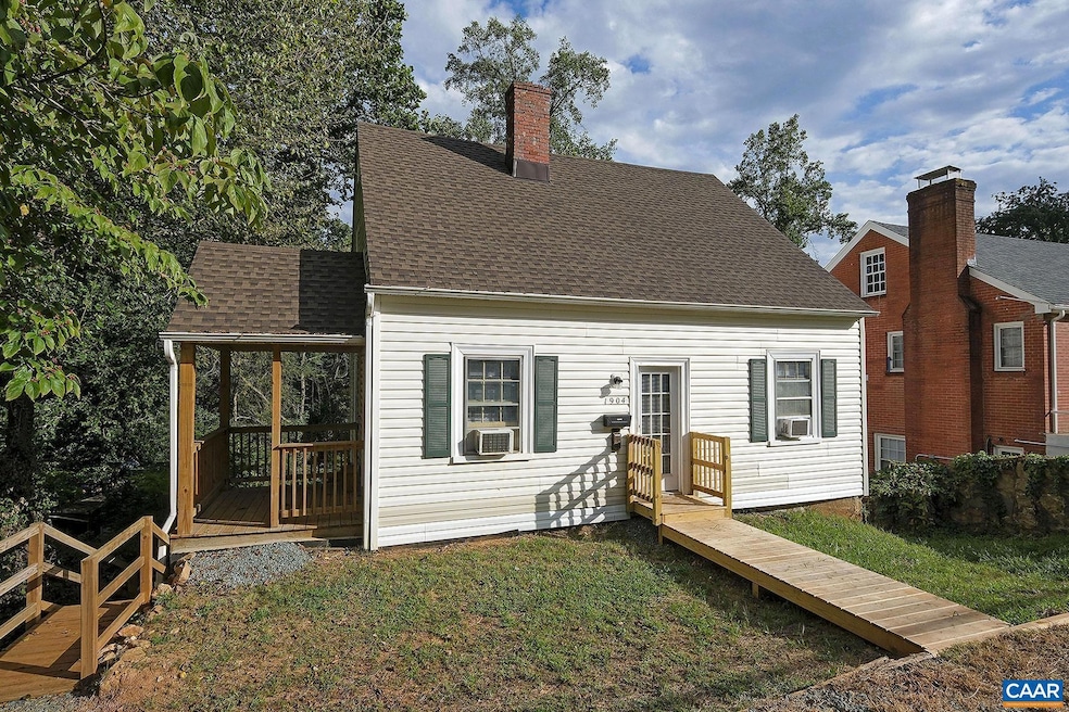 1904 Stadium Rd unit A, Charlottesville, VA 22903 - photo 1