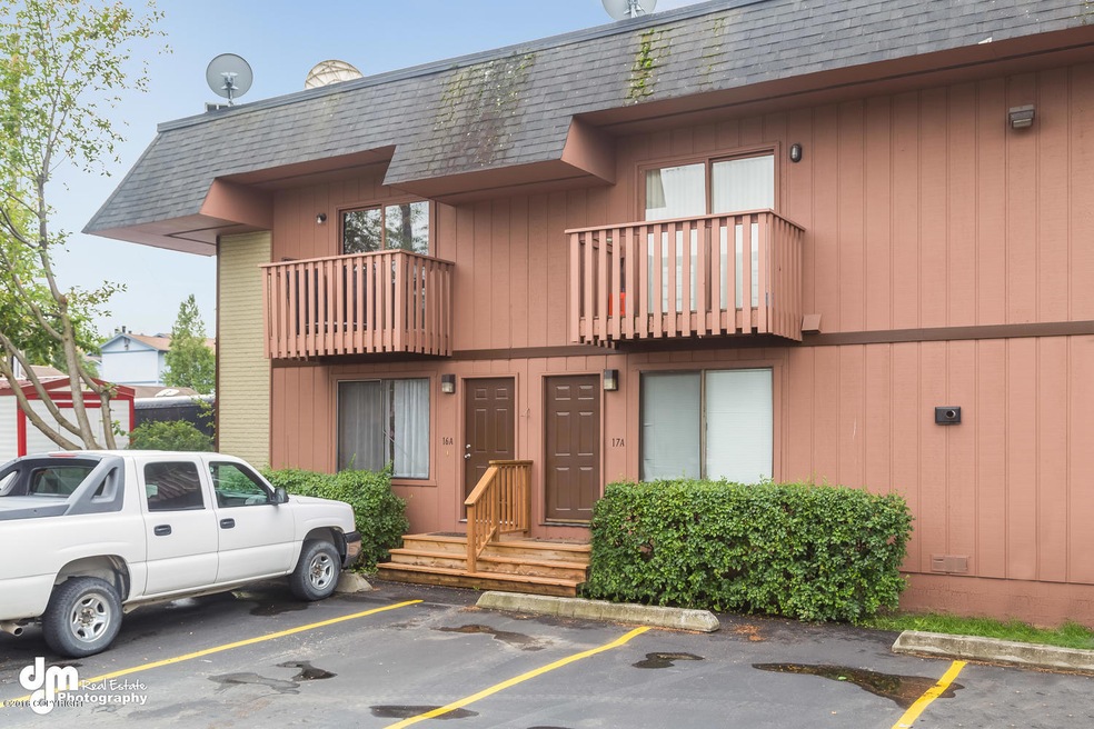 4511 Folker Street 17A-large-002-4-Exter