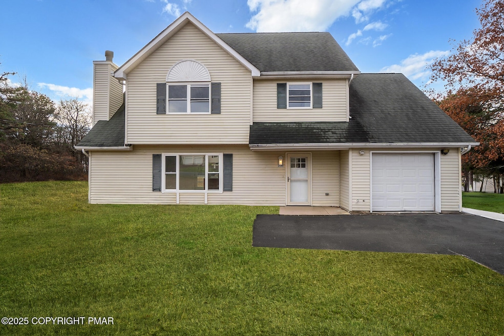 2641 Yellowstone Dr, Blakeslee, PA 18610 - photo 1