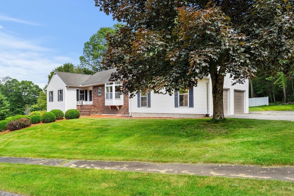 10 Sumac Cir, Holden, MA 01520 - photo 1