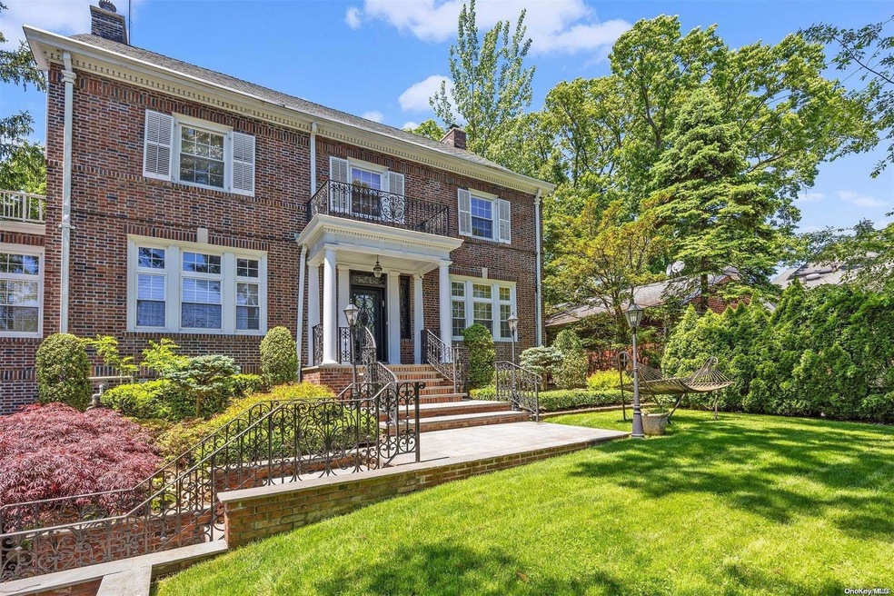 87-02 Palermo St, Holliswood, NY 11423 - photo 1