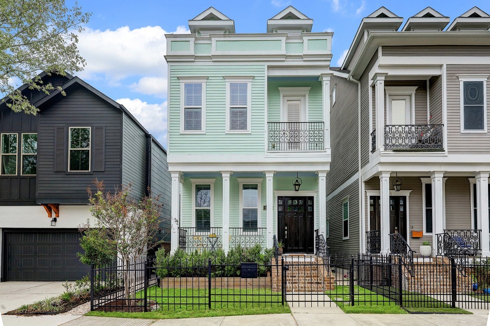 833 E 26th St, Houston, TX 77009 - photo 1