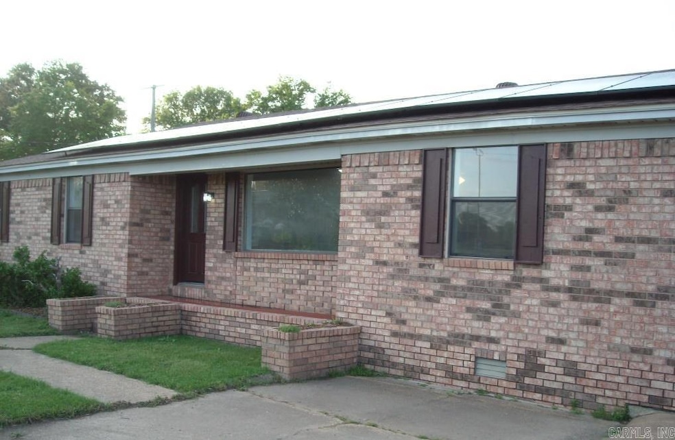 202 W 1st St, Dierks, AR 71833 - photo 1